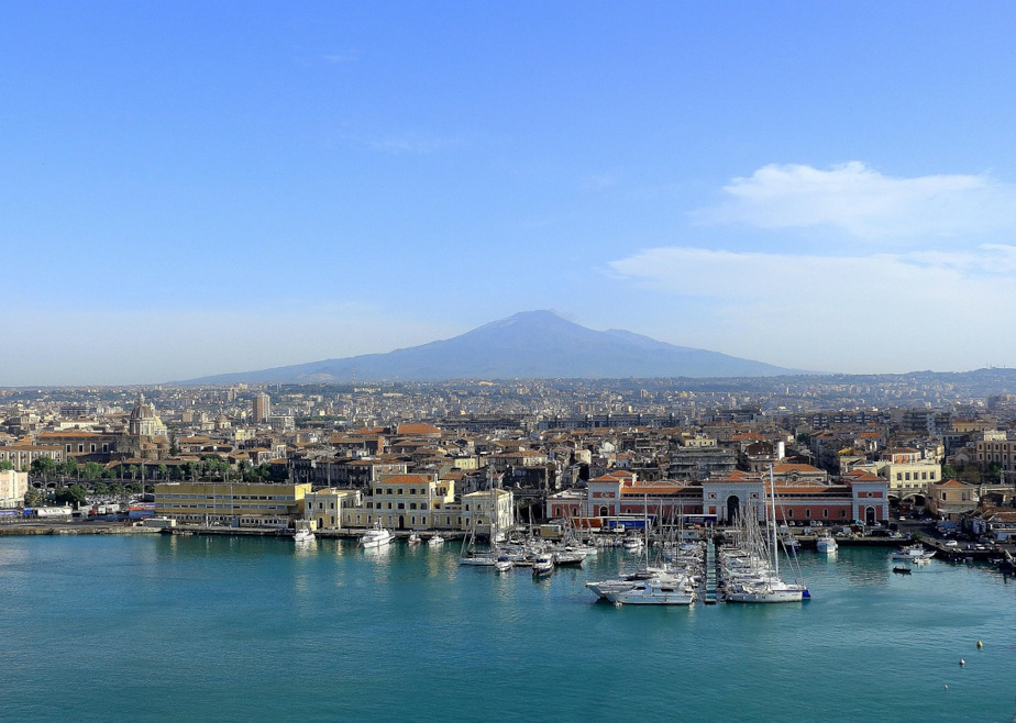 Catania vista dal mare